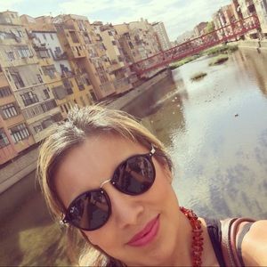 Meet your Posher, Alma